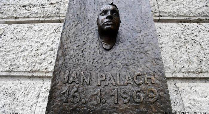 На този ден: Ян Палах - факлата, подпалила режима в Чехословакия